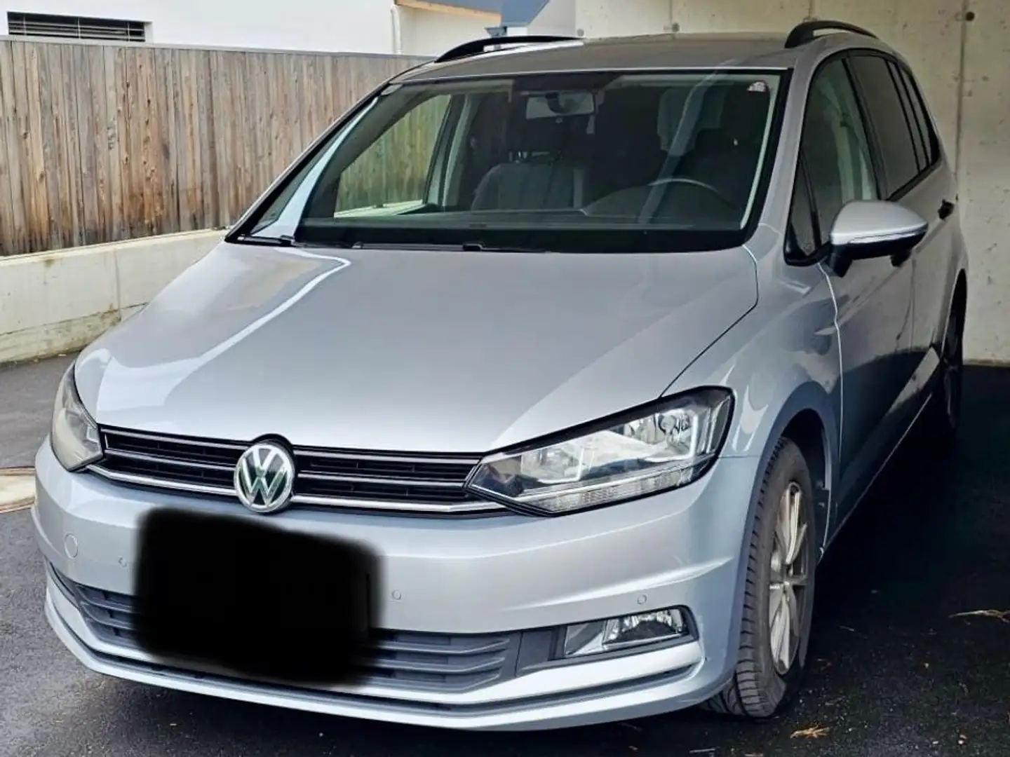 Volkswagen Touran Trendline 1,6 SCR TDI Grau - 1