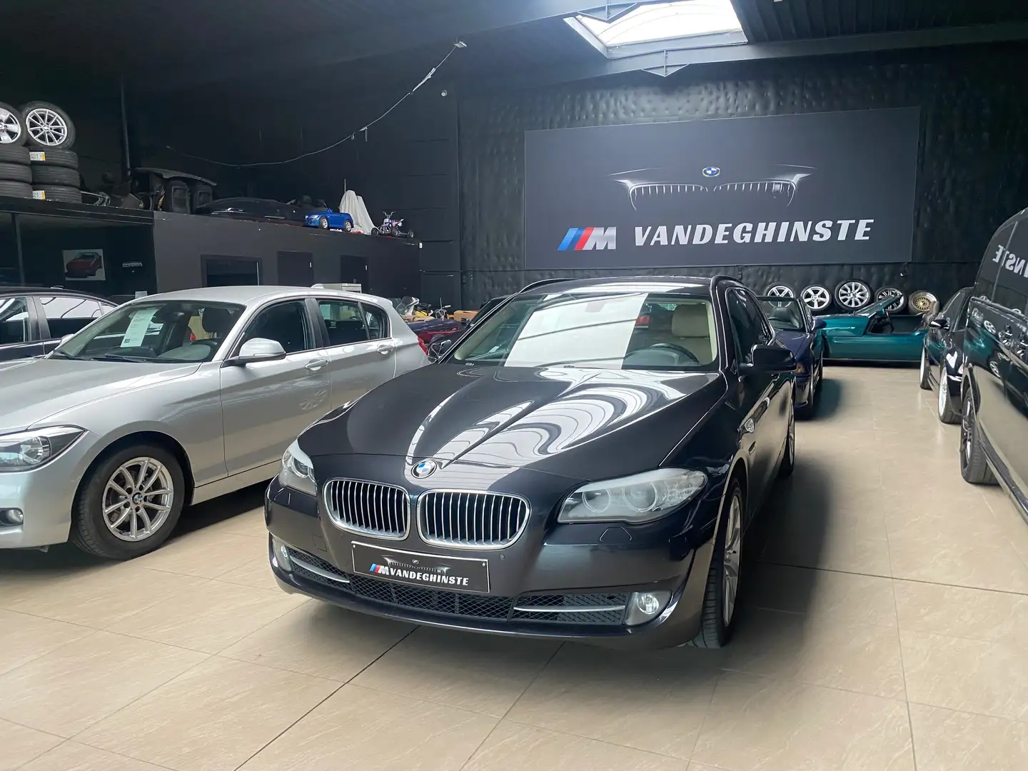 BMW 520 520d Touring Aut. Edition Exclusive - 1