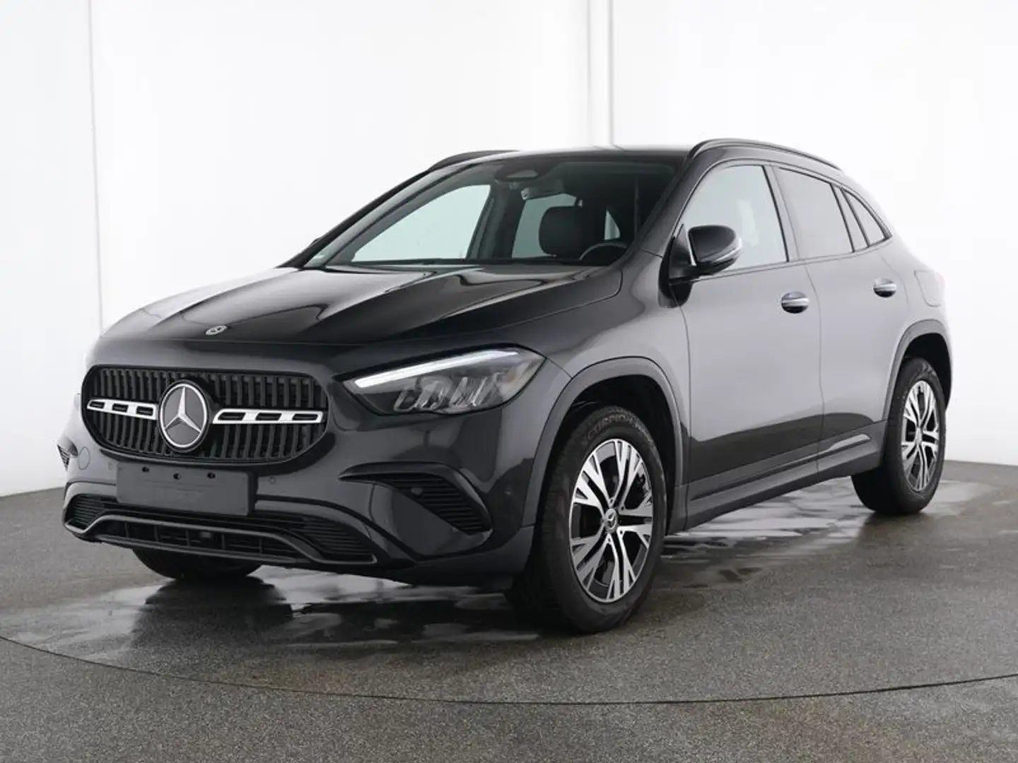 Mercedes-Benz GLA 180 d Progressive AUT KlimaA LM PDC SoundSys Schwarz - 2