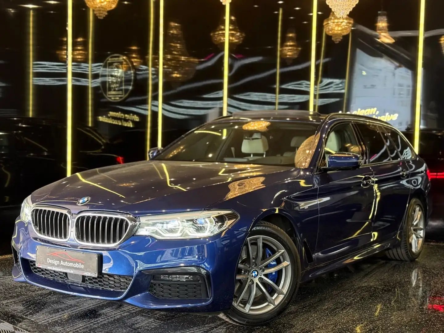 BMW 530 d Touring M Sportpaket*PANO/LED/KAMERA/DISTR. Blau - 1