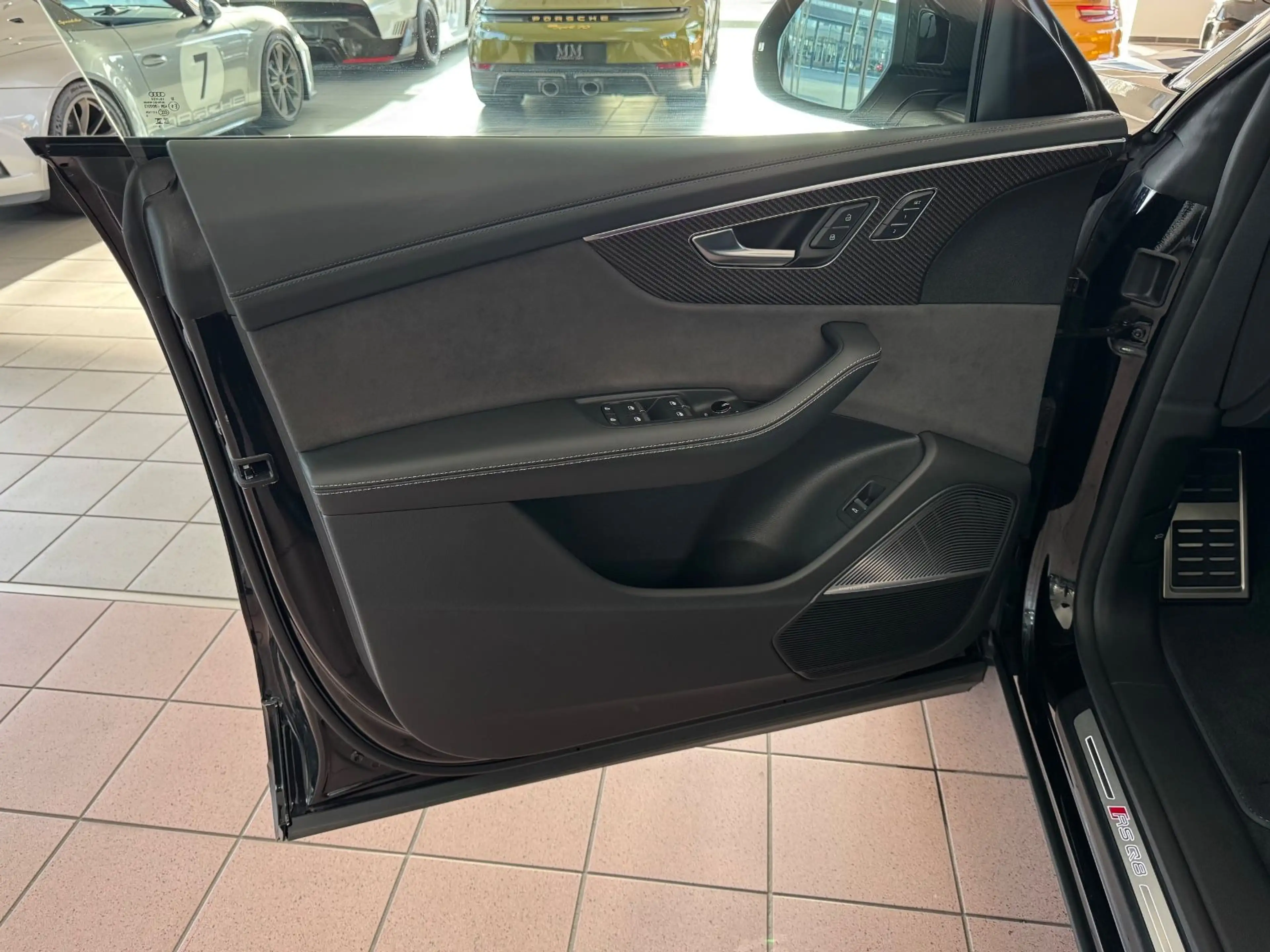 Audi RS Q8 RS FULLCARBON/B+O/PANORAMA/STANDHEIZ — photo 15