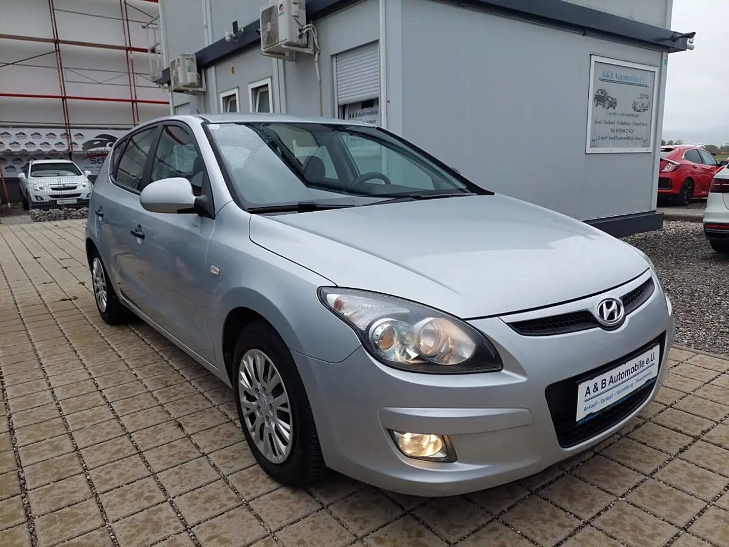 Hyundai i30 Silber - 1