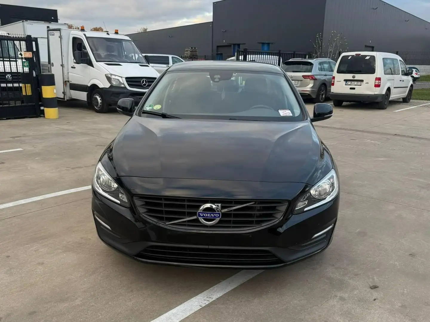 Volvo S60 (Stock ID 62410) Zwart - 2