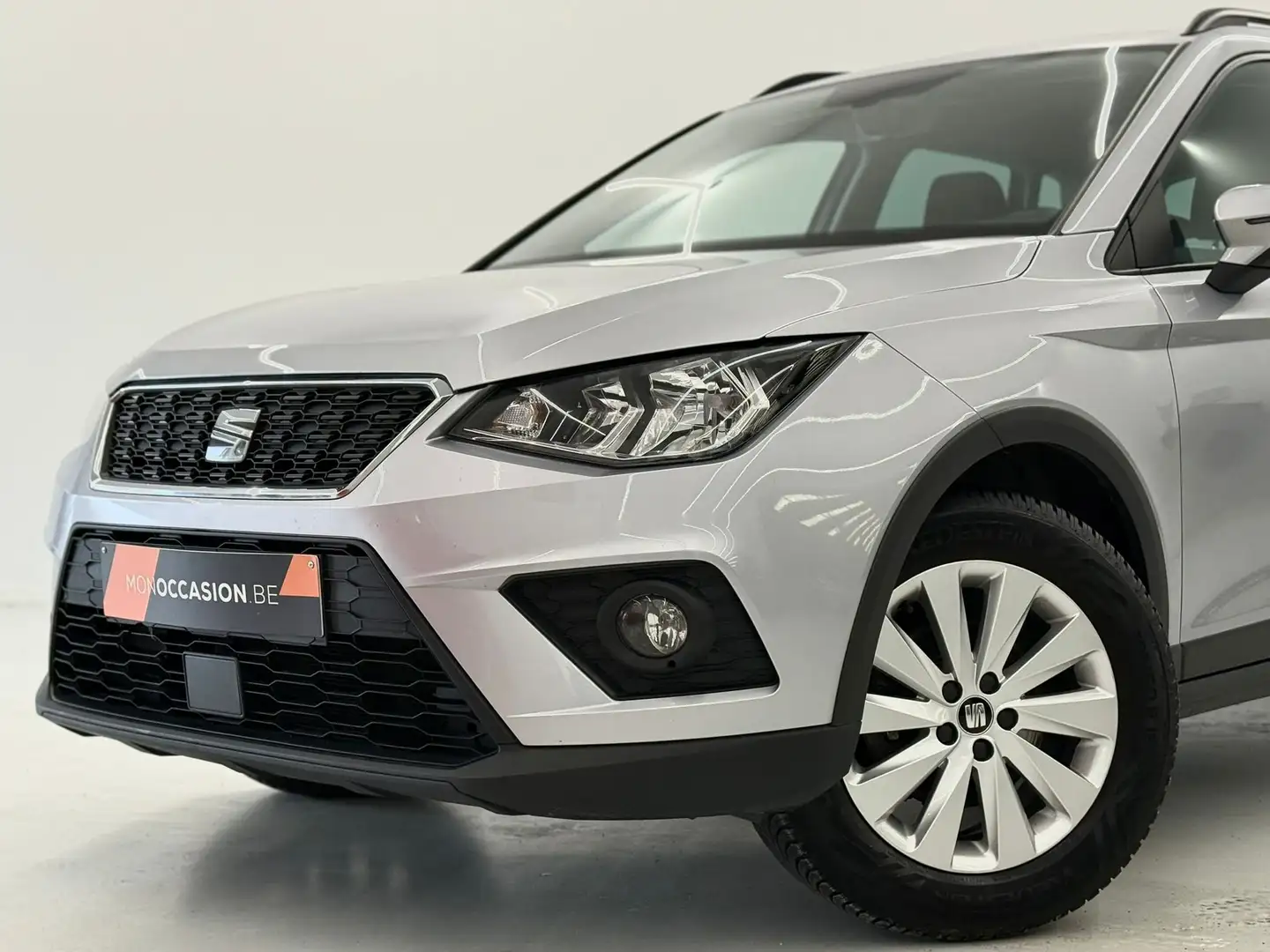 SEAT Arona 1.0 TSI Move! GPS Carplay Sg Chauff Clim Capteurs Grigio - 2