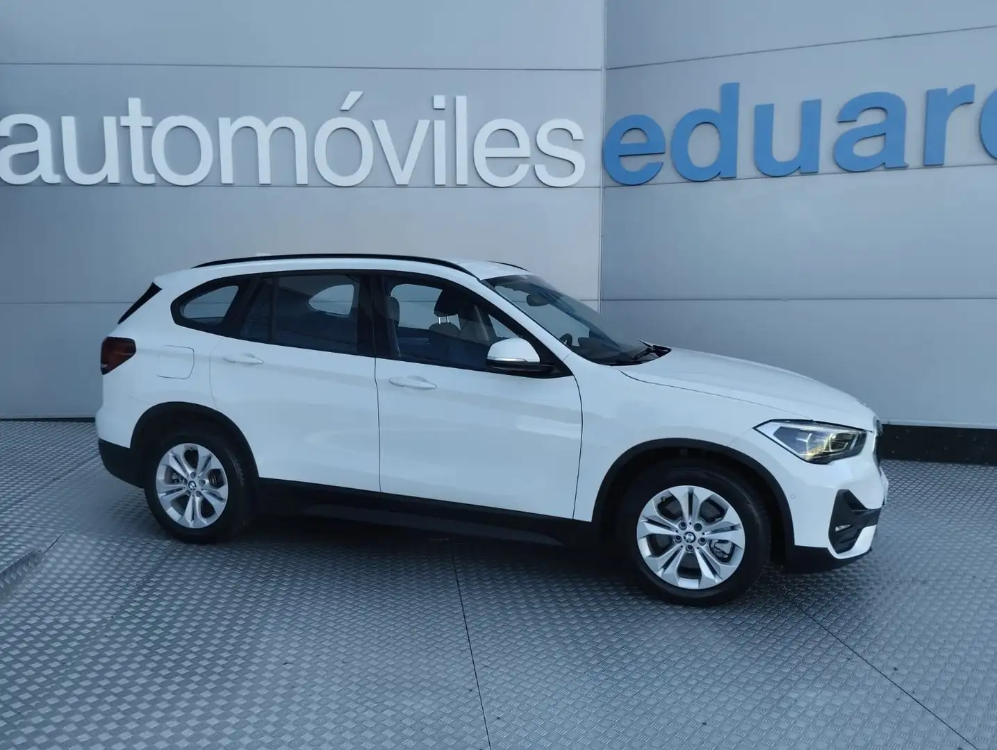 BMW X1 xDrive25e Weiß - 1