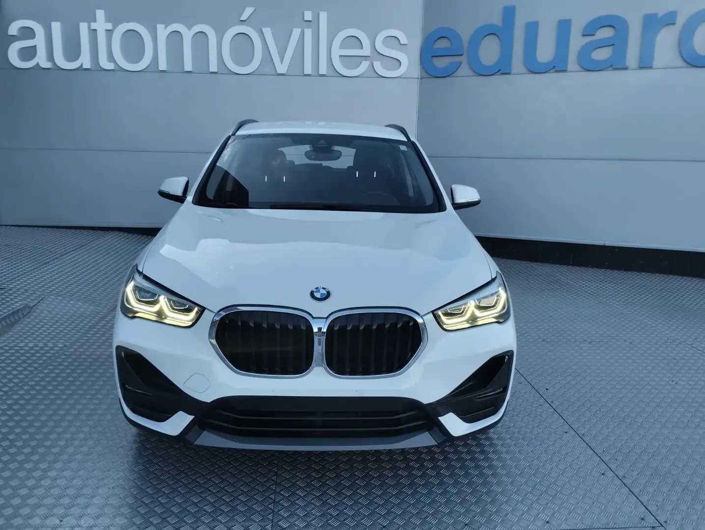 BMW X1 xDrive25e Weiß - 2