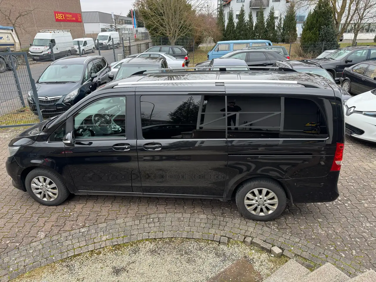 Mercedes-Benz V 220