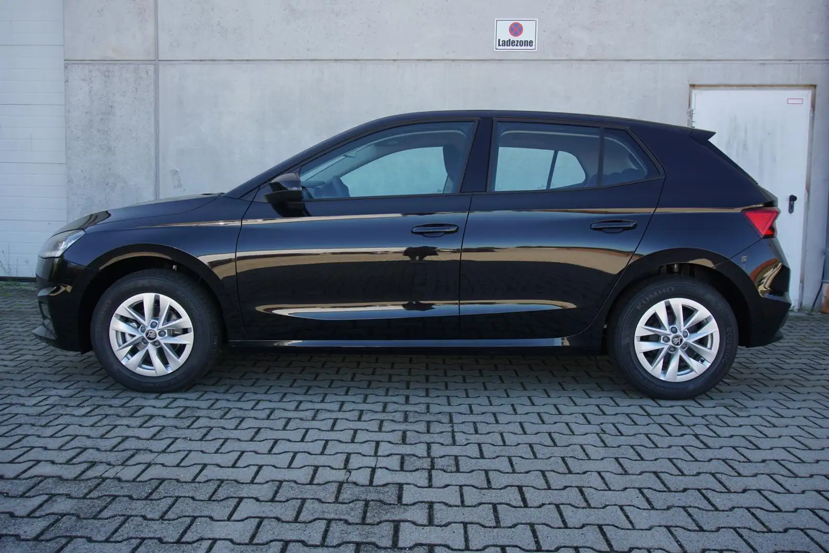 Skoda Fabia 1.0TSI Navi/MirrorLi Kamera LED SHZ Black - 2