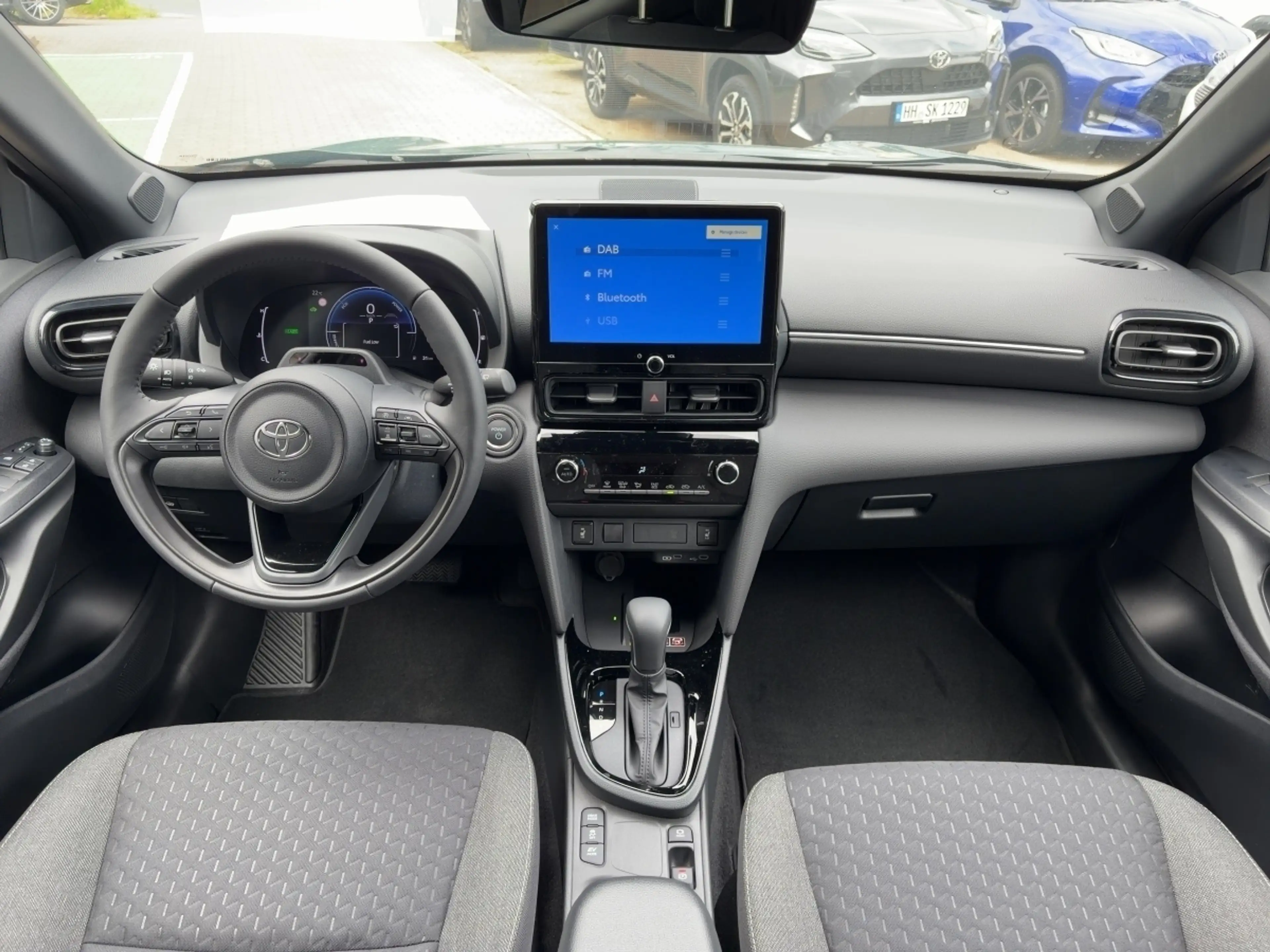 Toyota Yaris Cross Teamplay *Safety-Paket *Winter-Paket — photo 8