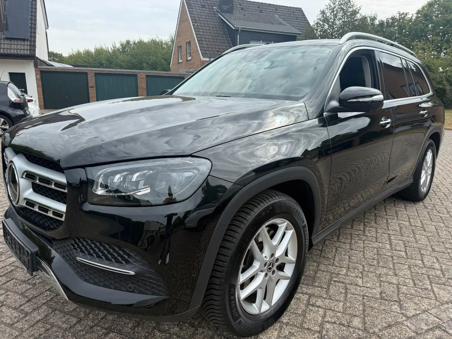 Mercedes-Benz GLS 350 d 4Matic Multibeam Burmester AHK Schwarz - 1