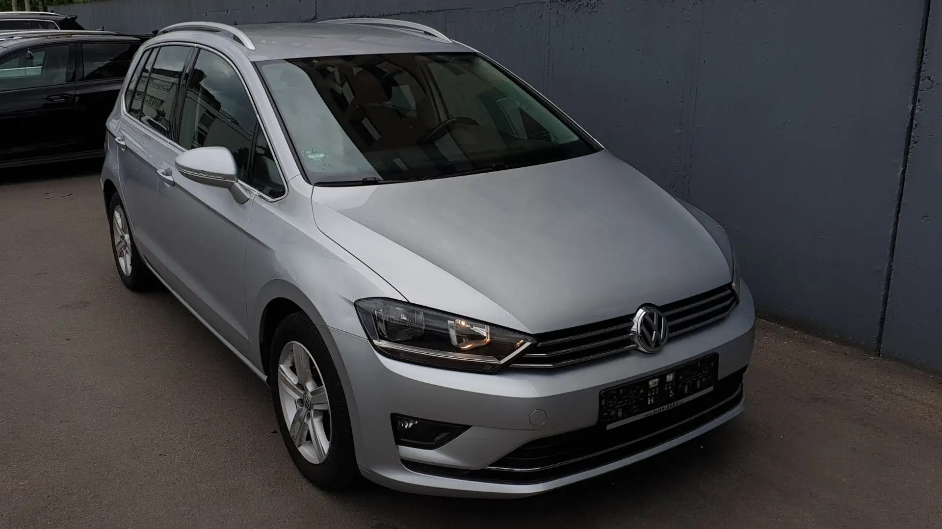 Volkswagen Golf Sportsvan 1.4 TSI DSG Highline Silber - 2