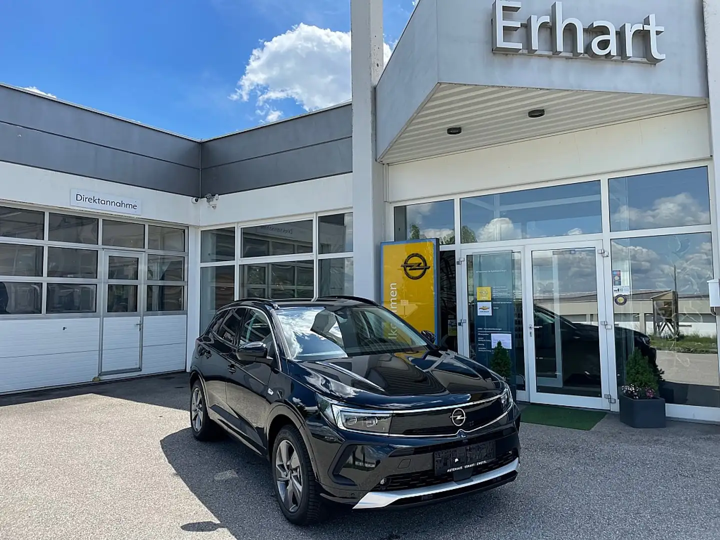 Opel Grandland 1,6 Direct Inj. PHEV Ultimate Allrad Schwarz - 1