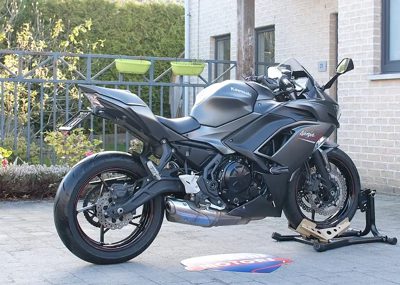Kawasaki Ninja 650 - foto 4