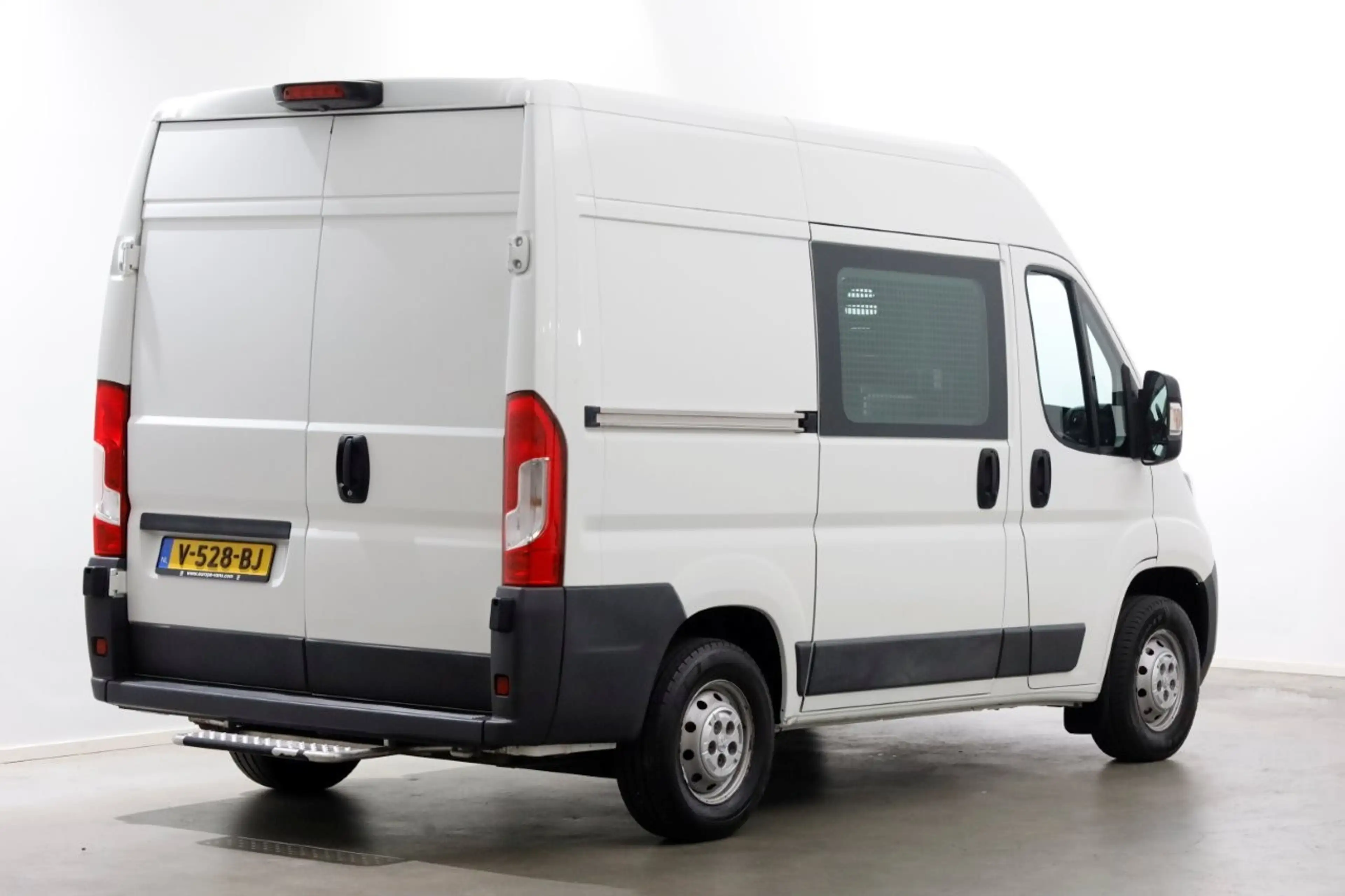 Peugeot Boxer 2.0 BlueHDI E6 130pk L1H2 Premium Navi/Camera/Inri — photo 2