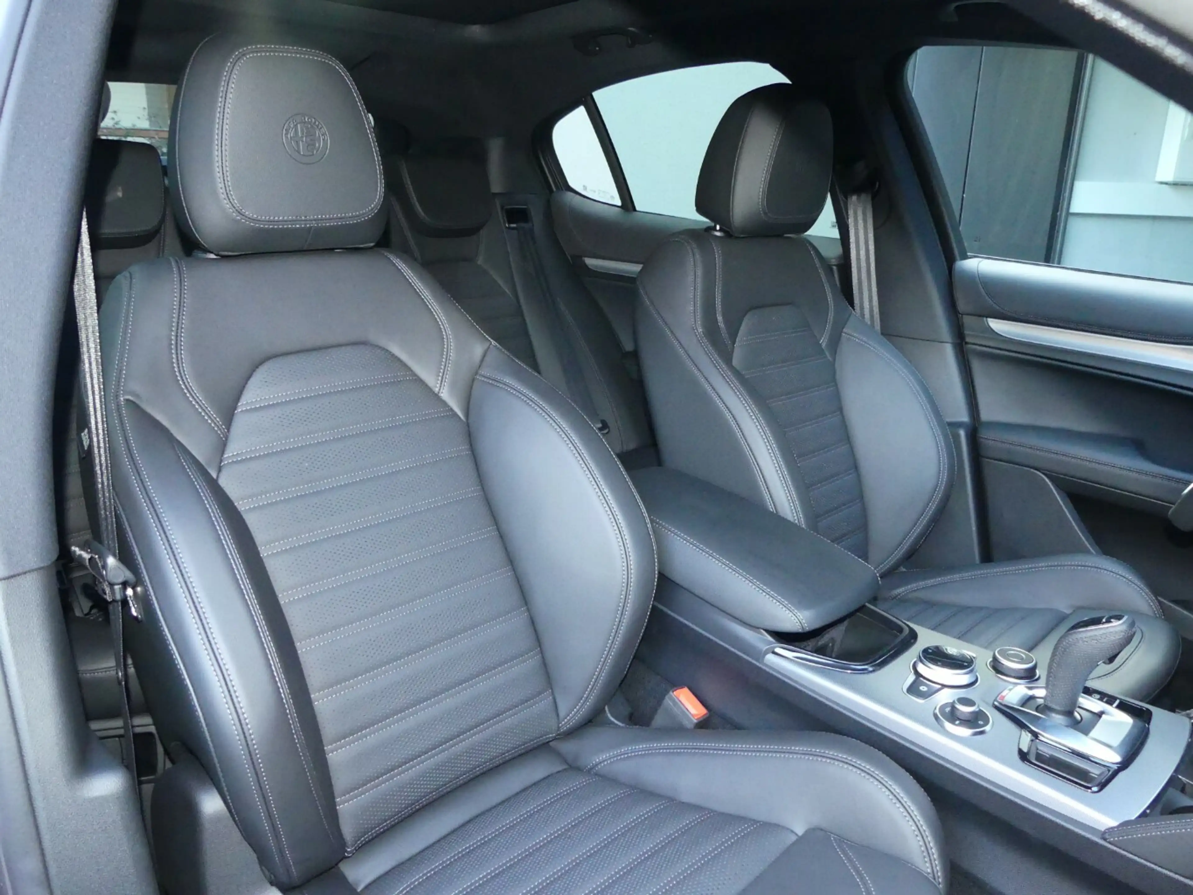 Alfa Romeo Stelvio Veloce 2.2 Diesel Q4-AT8 — photo 5