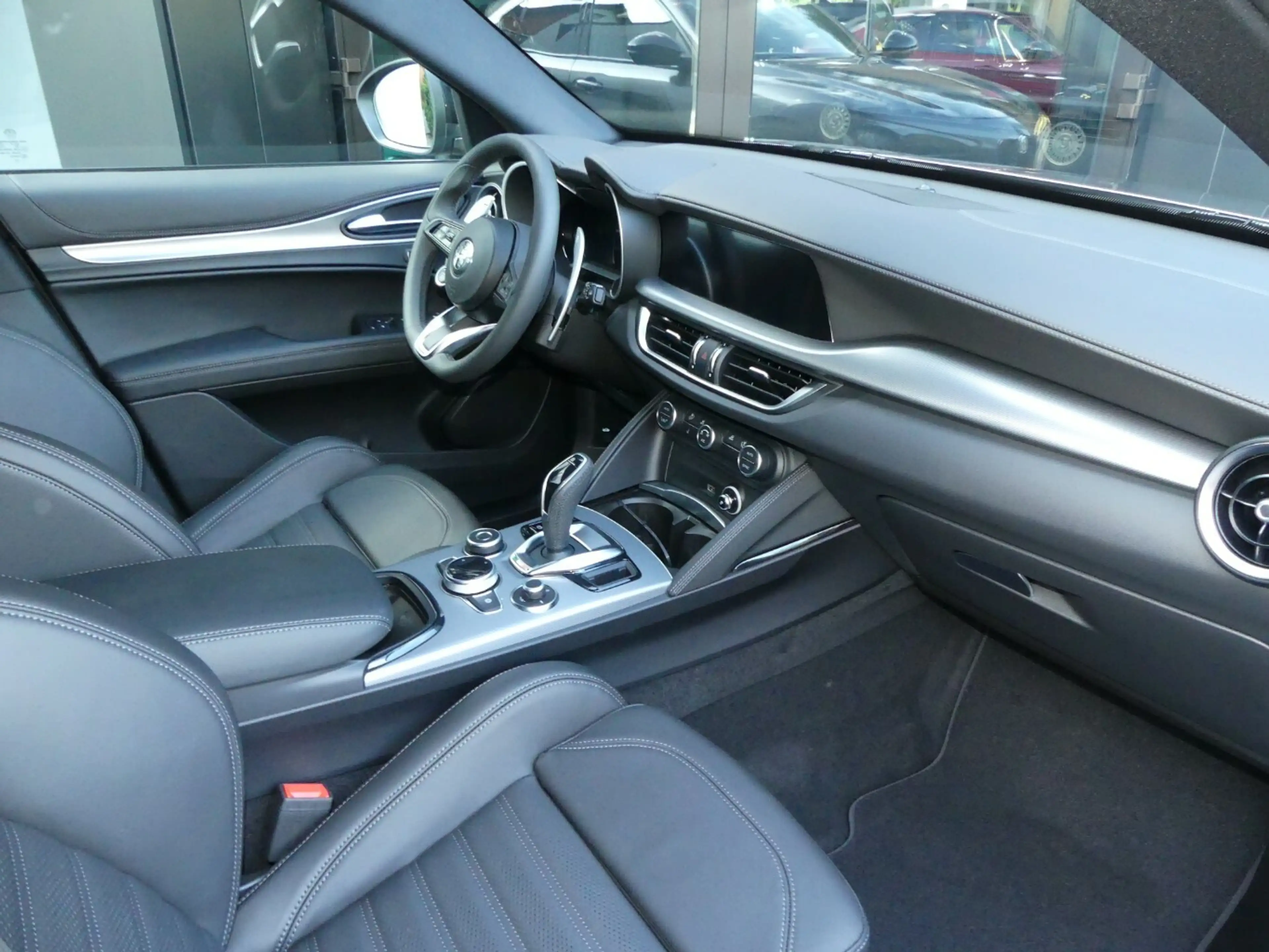 Alfa Romeo Stelvio Veloce 2.2 Diesel Q4-AT8 — photo 4