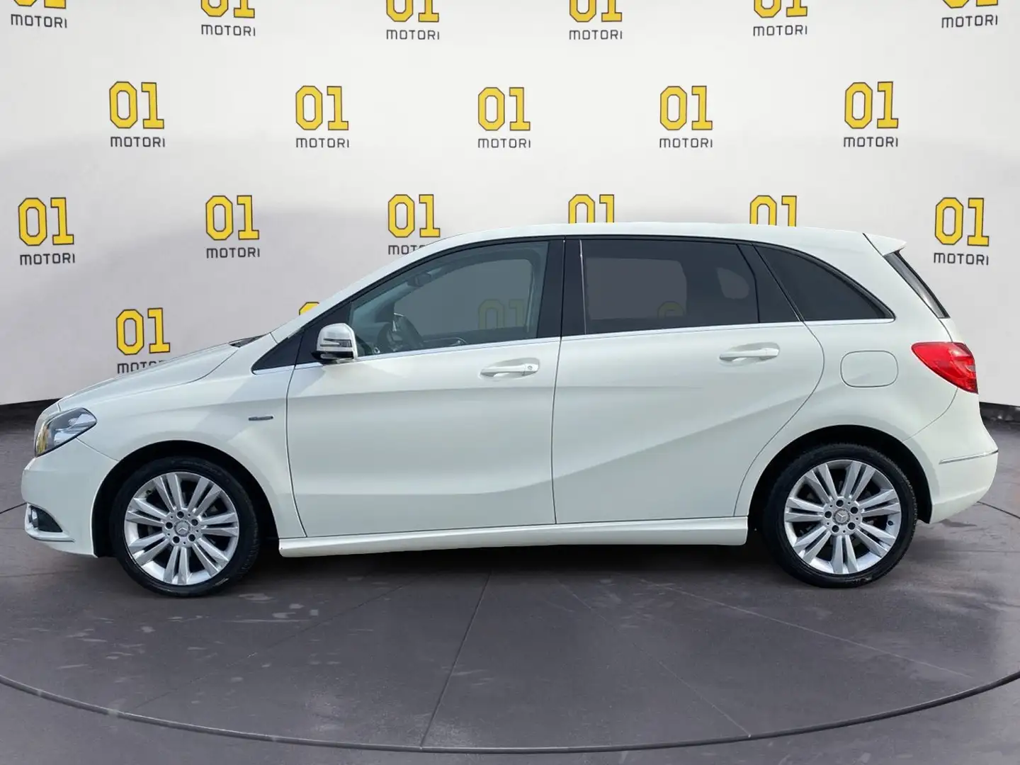 Mercedes-Benz B 180 B 180 CDI BlueEFFICIENCY Executive Blanc - 2
