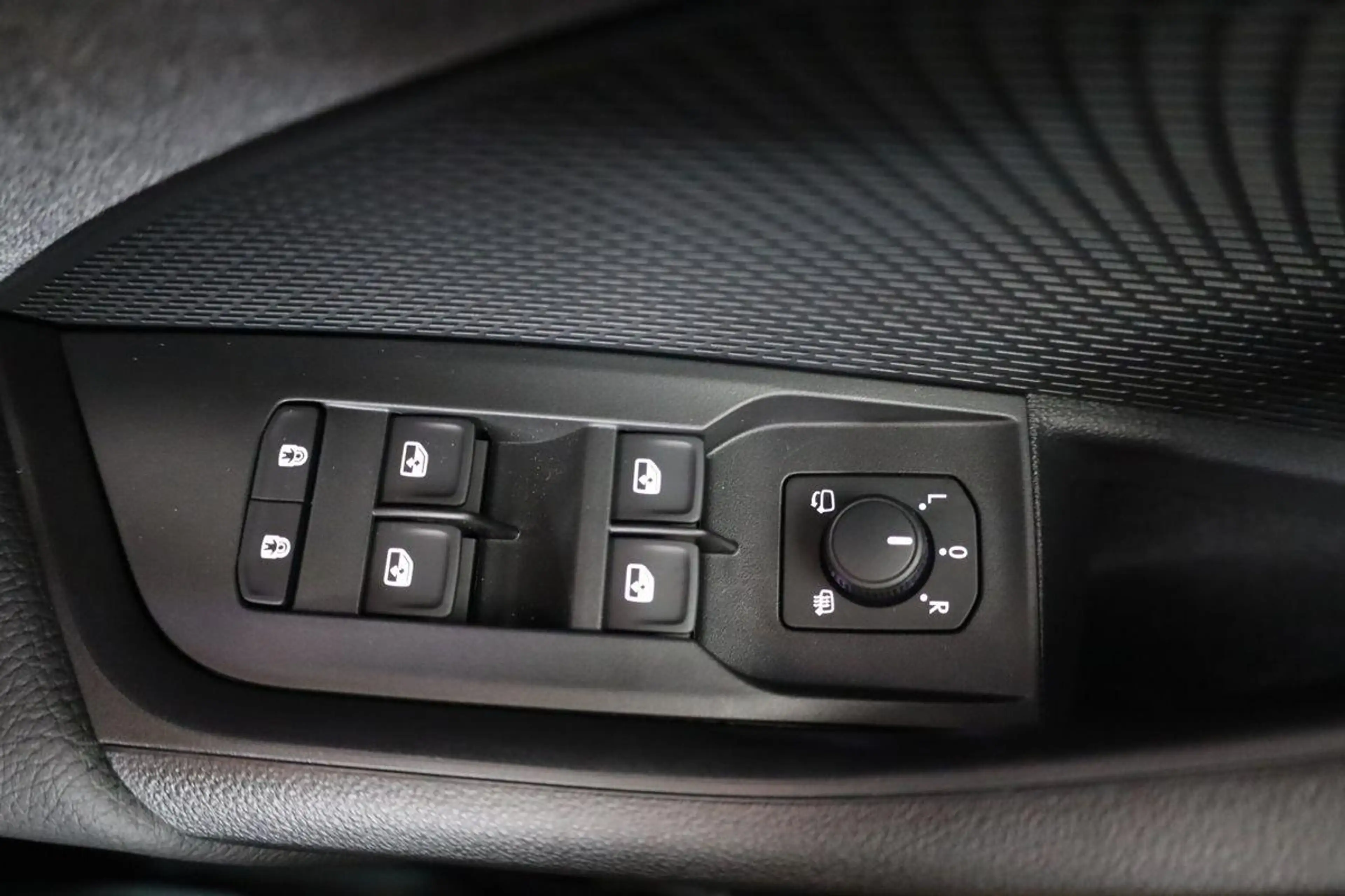 Skoda Octavia Combi TDI DSG Selection, Navi, Pano, AHK, Teillede — photo 9