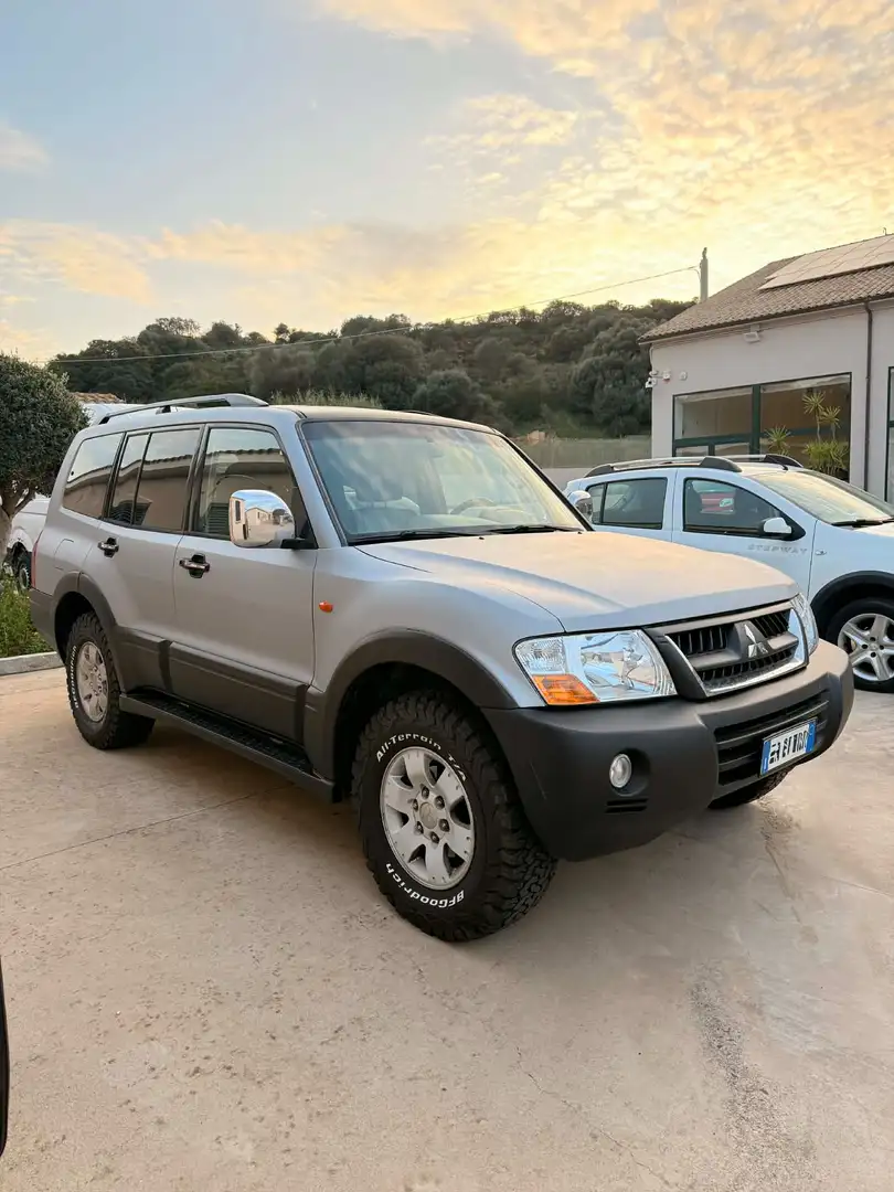 Mitsubishi Pajero Pajero 5p 3.2 tdi 16v di-d GLS-2 auto Gris - 2