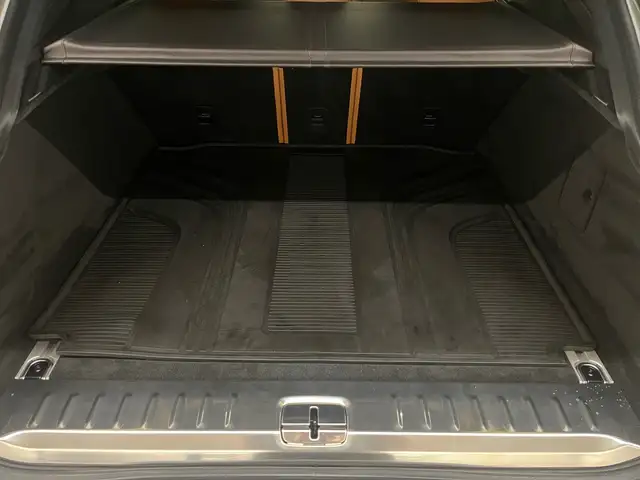 Aston Martin DBX 4.0 V8 TWIN TURBO Ansicht 13