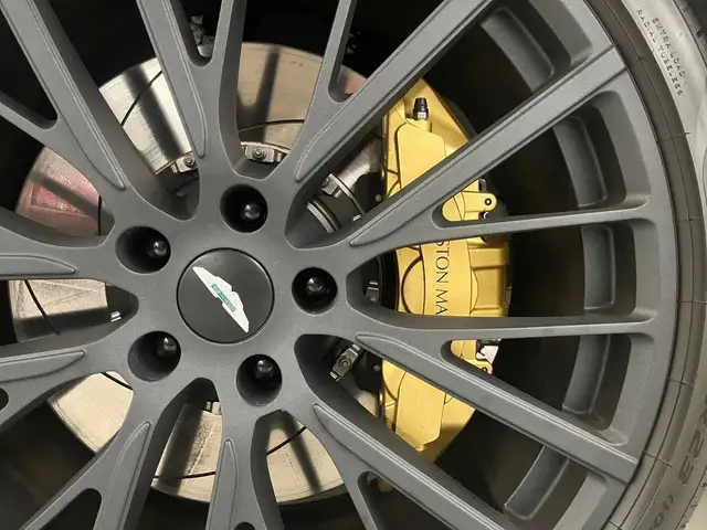 Aston Martin DBX 4.0 V8 TWIN TURBO Ansicht 12