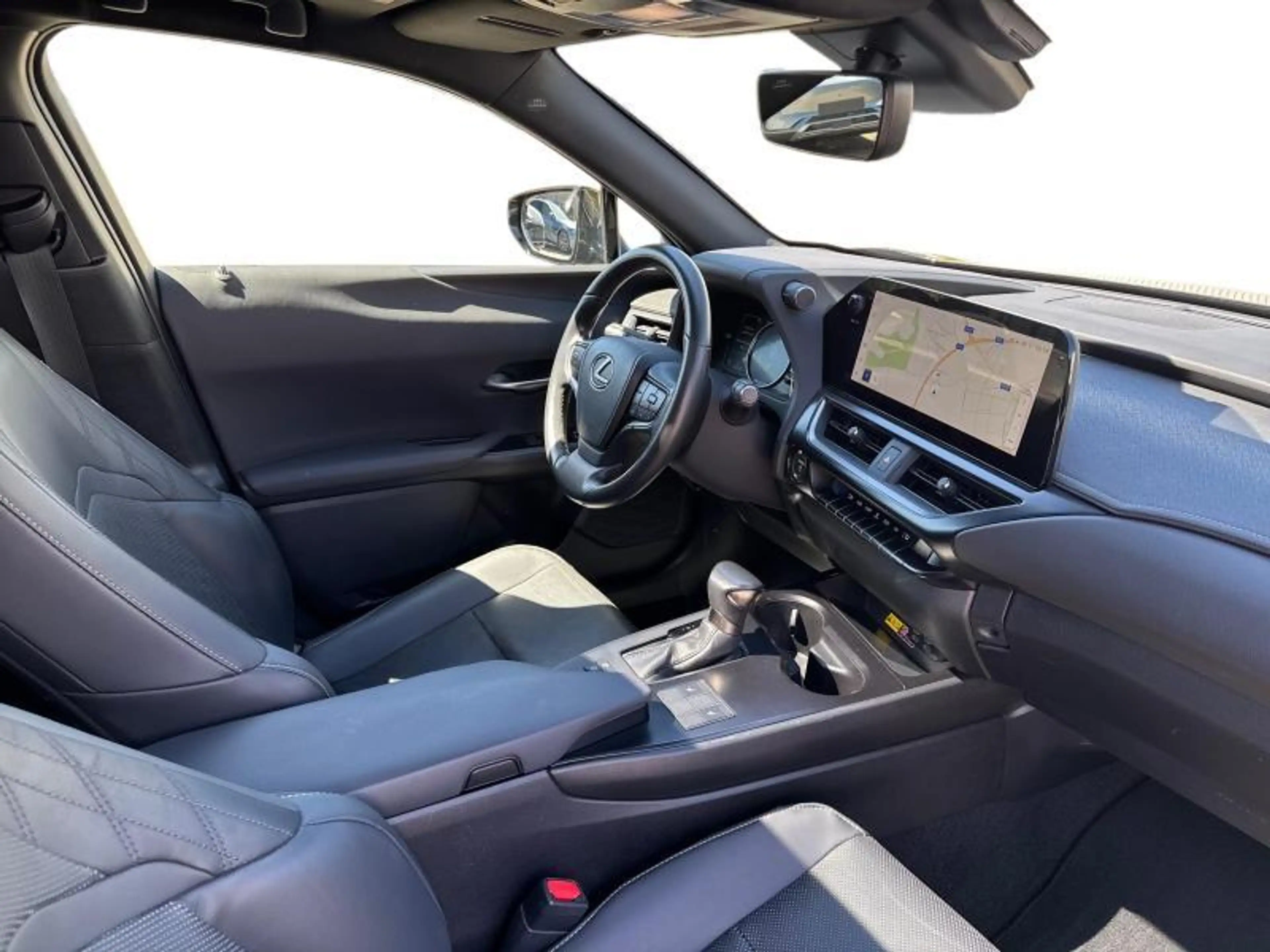 Lexus UX 250h Executive Line + Pano — photo 6