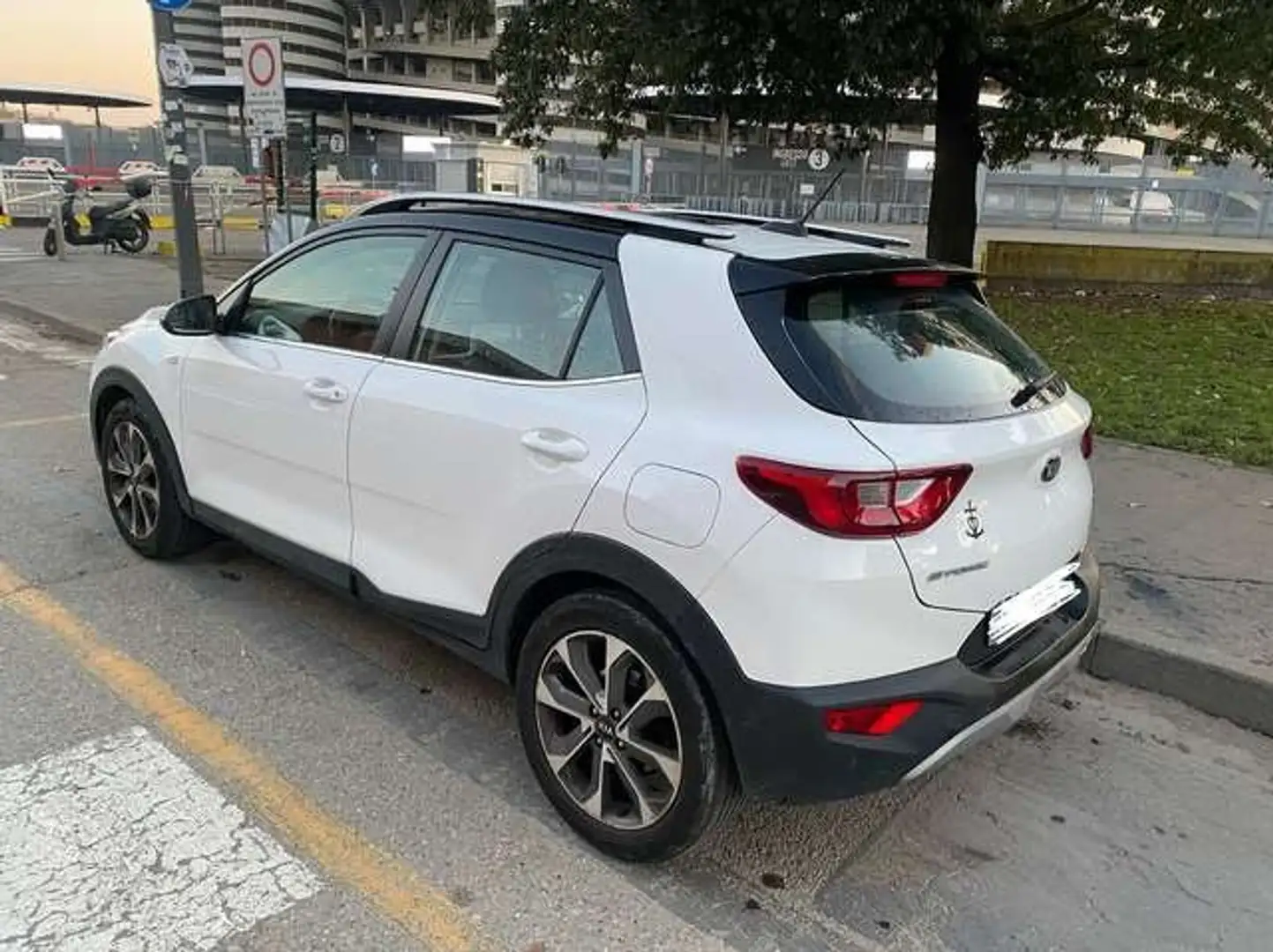Kia Stonic Stonic 1.6 crdi Style 110cv Bianco - 2