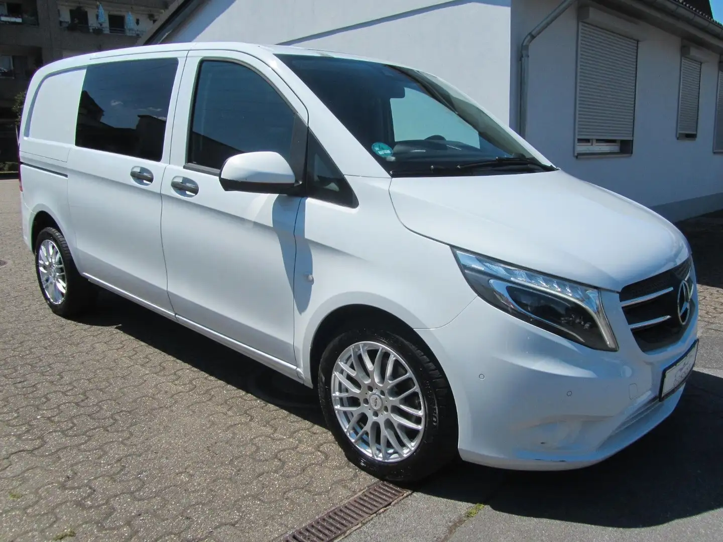 Mercedes-Benz Vito 119 Kompakt Kasten*Standheizung*Xenon*Autom Blanc - 1
