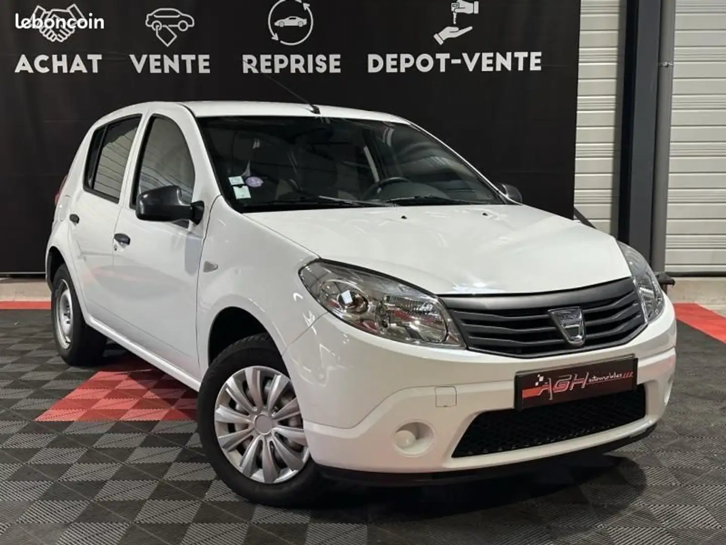 Dacia Sandero 1.2 16v 75ch Weiß - 2