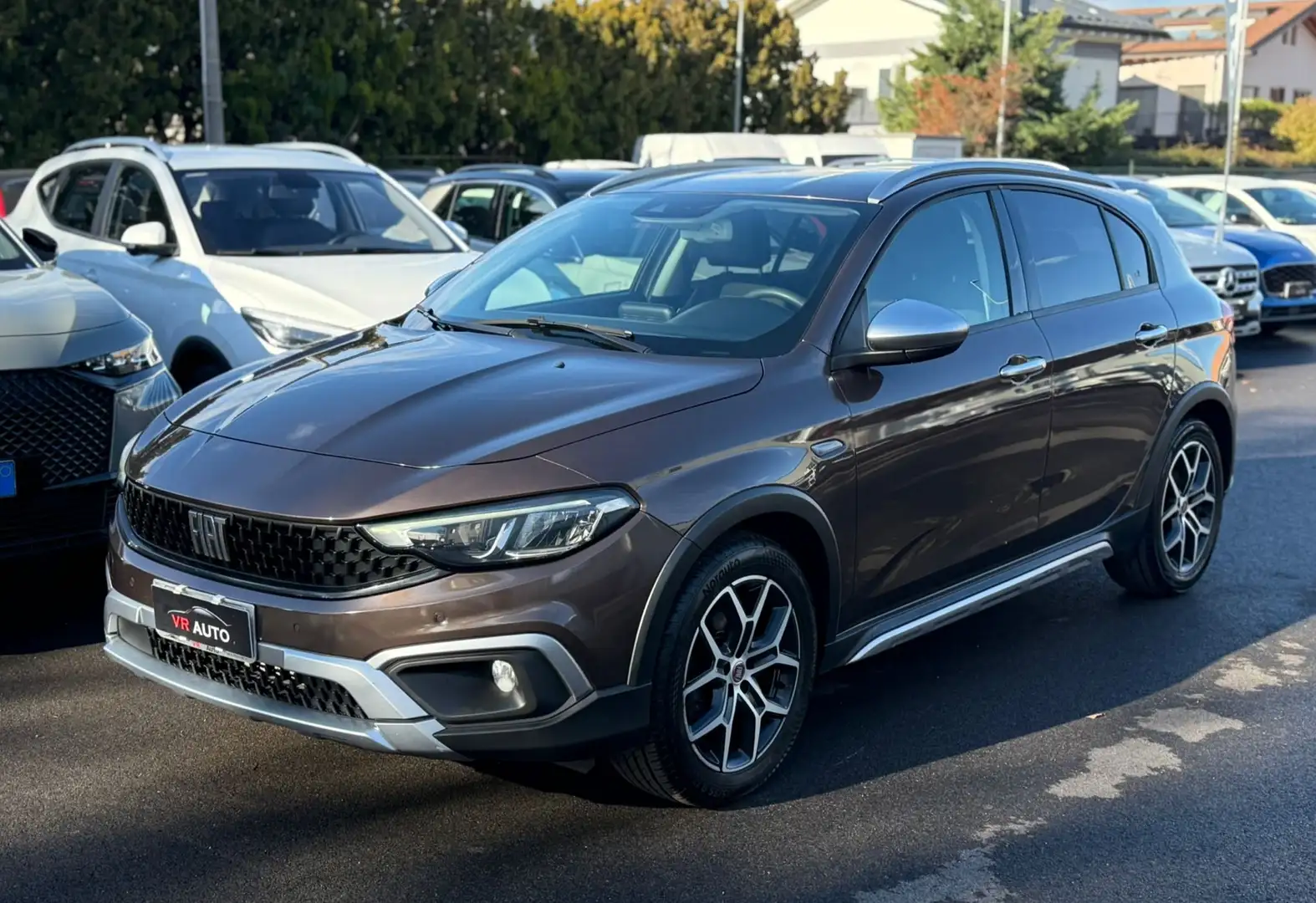 Fiat Tipo 5p 1.0 Cross 100cv FULL LED/NAVI/CARPLAY Braun - 1
