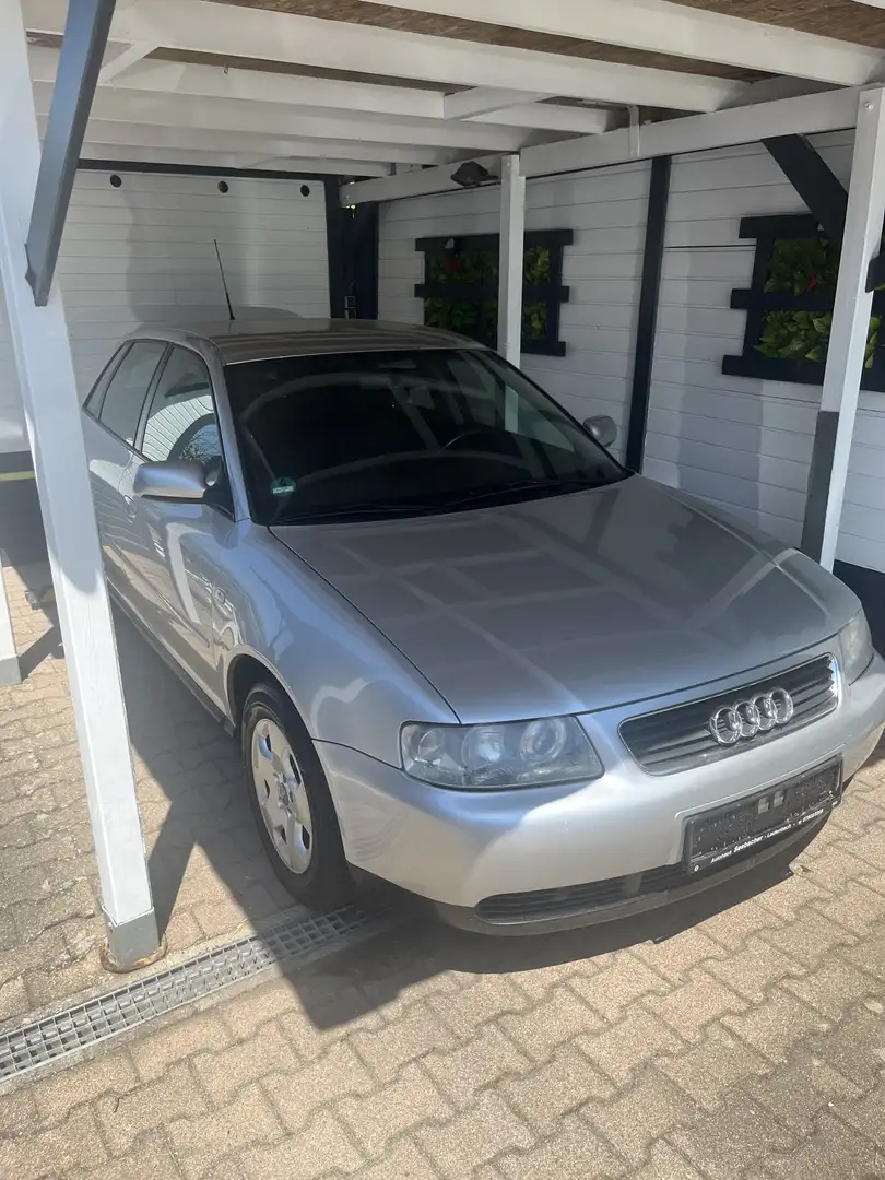 Audi A3 1.6 Attraction - 1