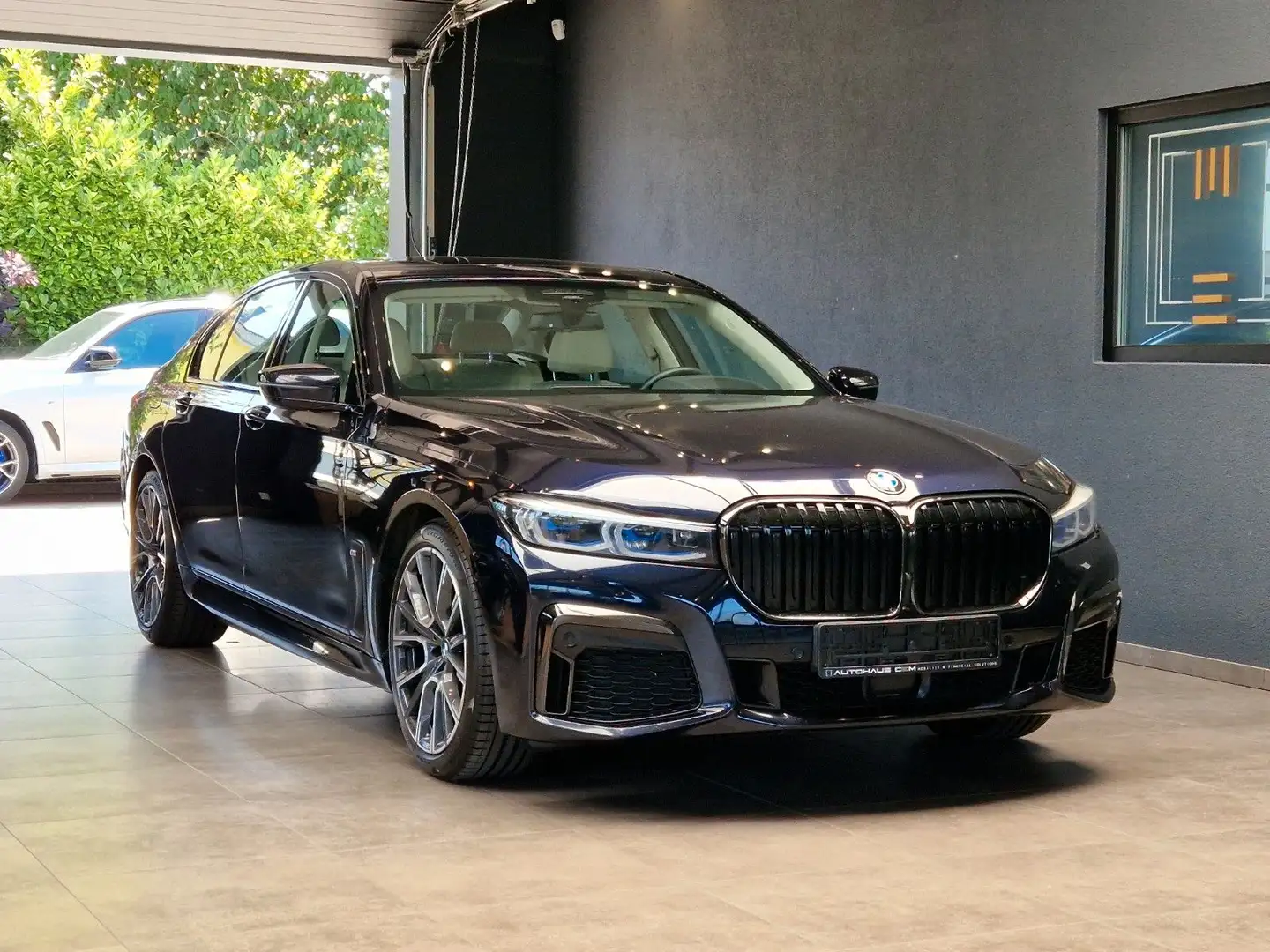 BMW 730 d M-Sport*LED*Sound*Navi*Head Up* Чёрный - 1