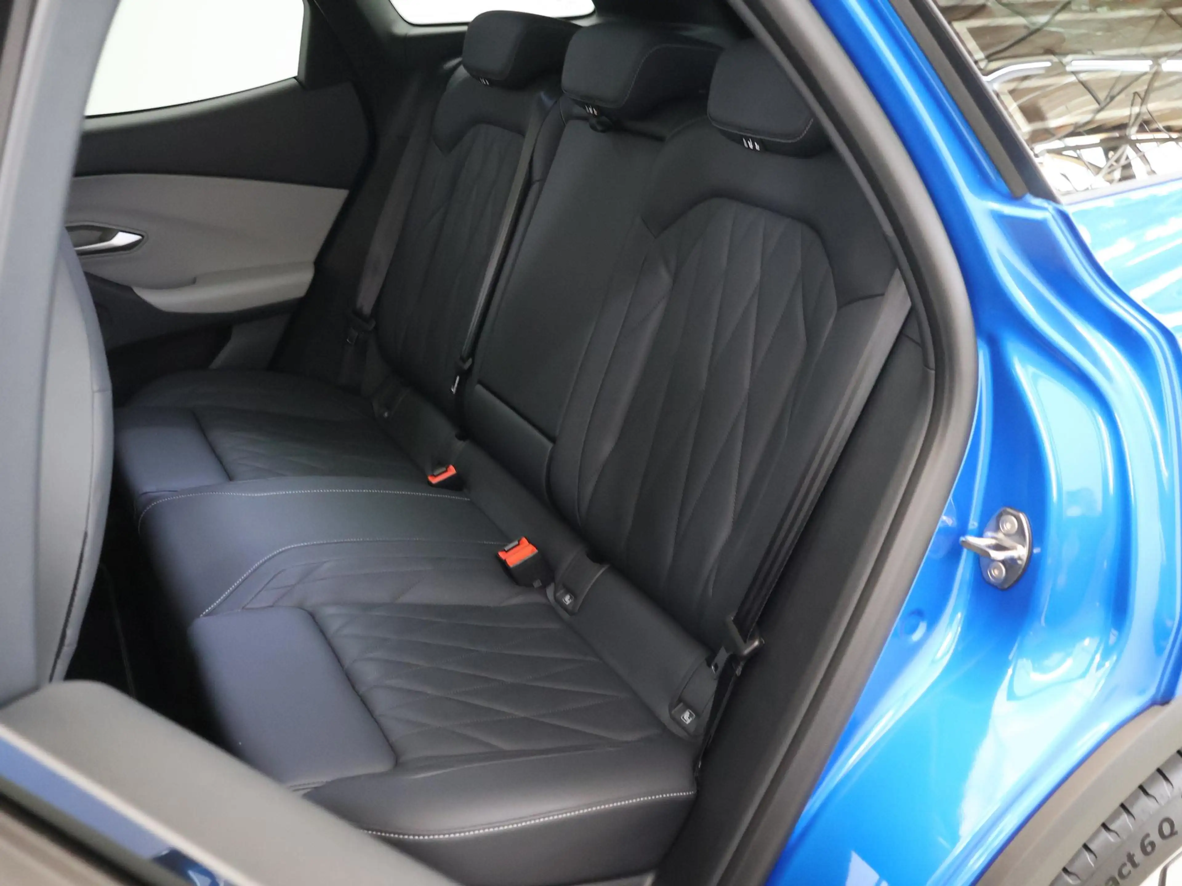 Ford Explorer Premium Extended Range RWD 77 kWh | Panoramadak | — photo 12