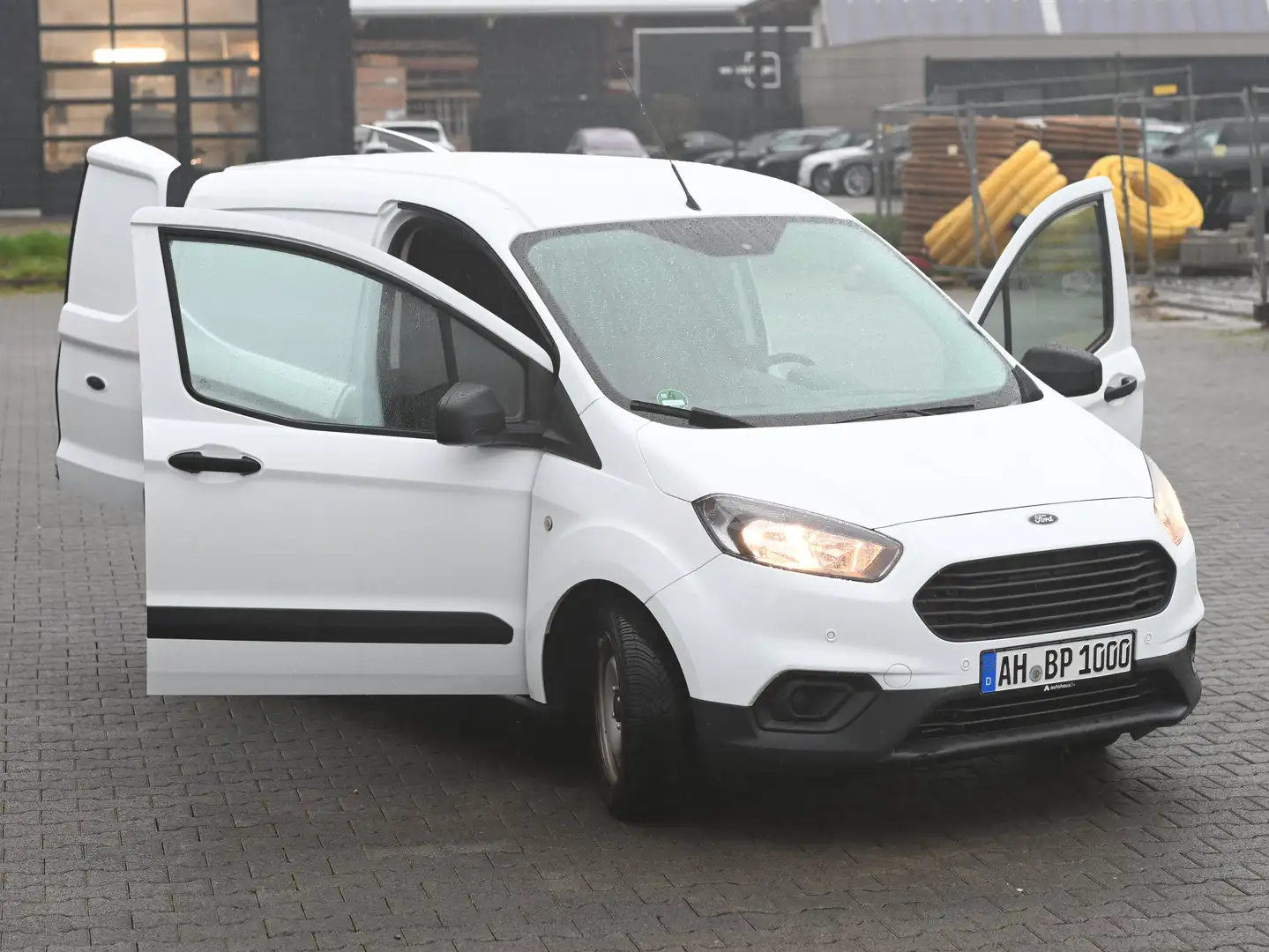 Ford Courier Transit Courier Basis Blanc - 1