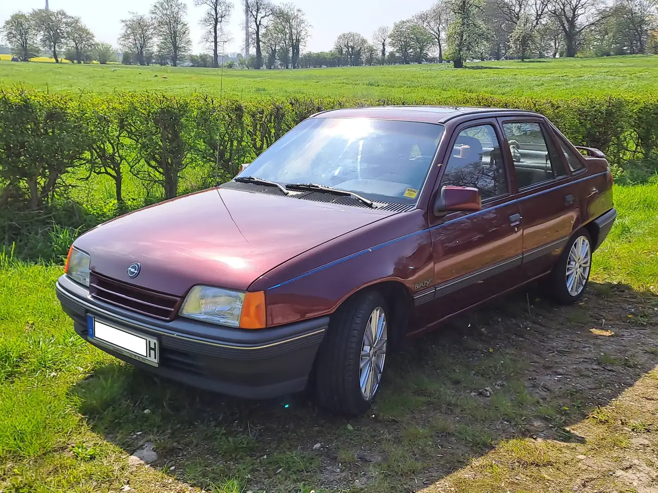 Opel Kadett E 1.6i Beauty, Stufenheck*Autom.*H-Kz*TÜV 6/27* Neulack* aus Familiebesitz*TOP !!!, foto 2