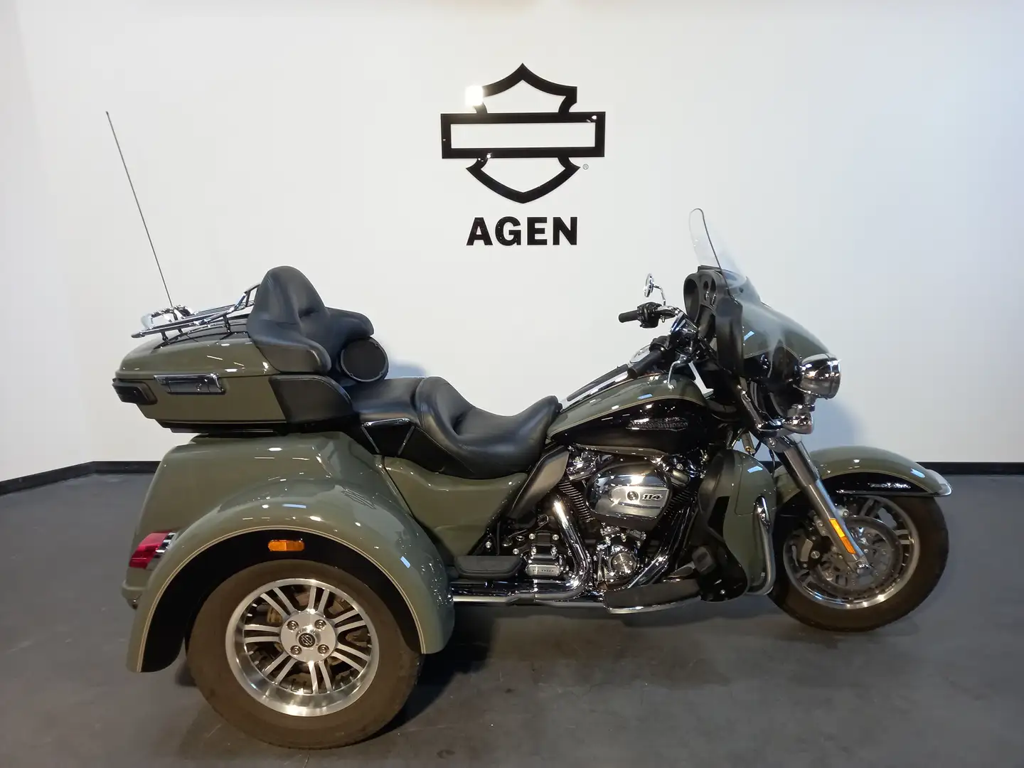 Harley-Davidson Tri Glide - 1