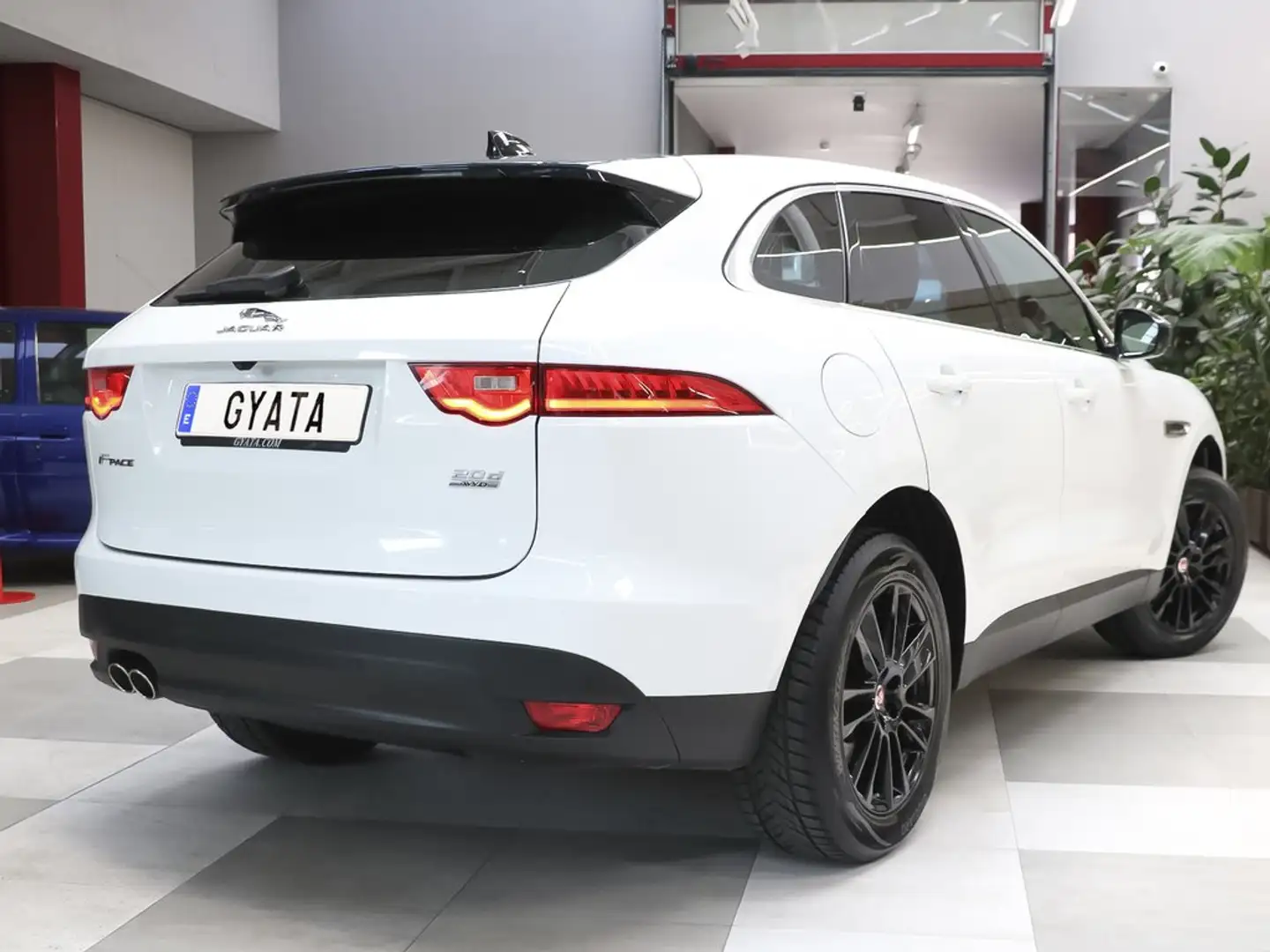 Jaguar F-Pace 2.0i4D Pure Aut. AWD 180 Blanco - 2