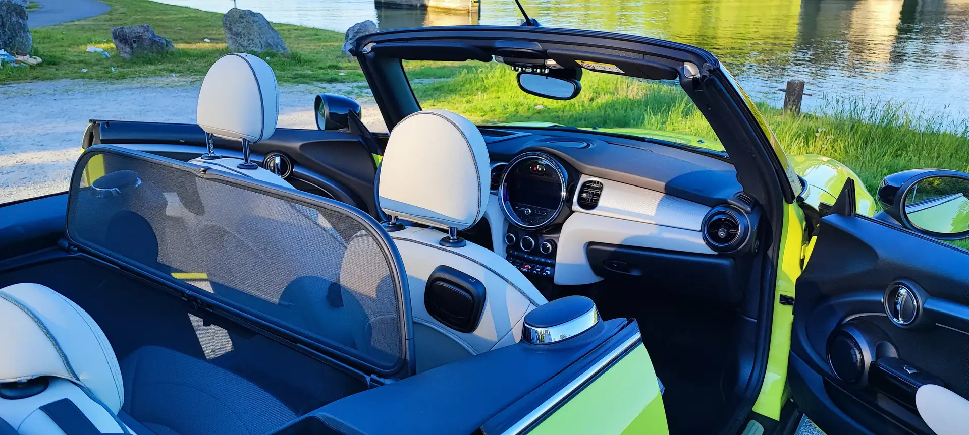 MINI Cooper Cabrio F57 LCI II Pack Premium + 136 CV Chester Жовтий - 2