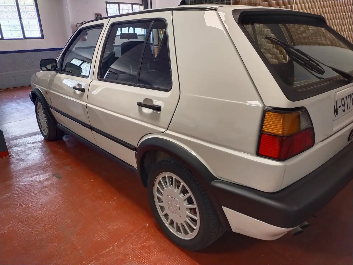 Volkswagen Golf GTI 1.8 A.A. 110 - 2
