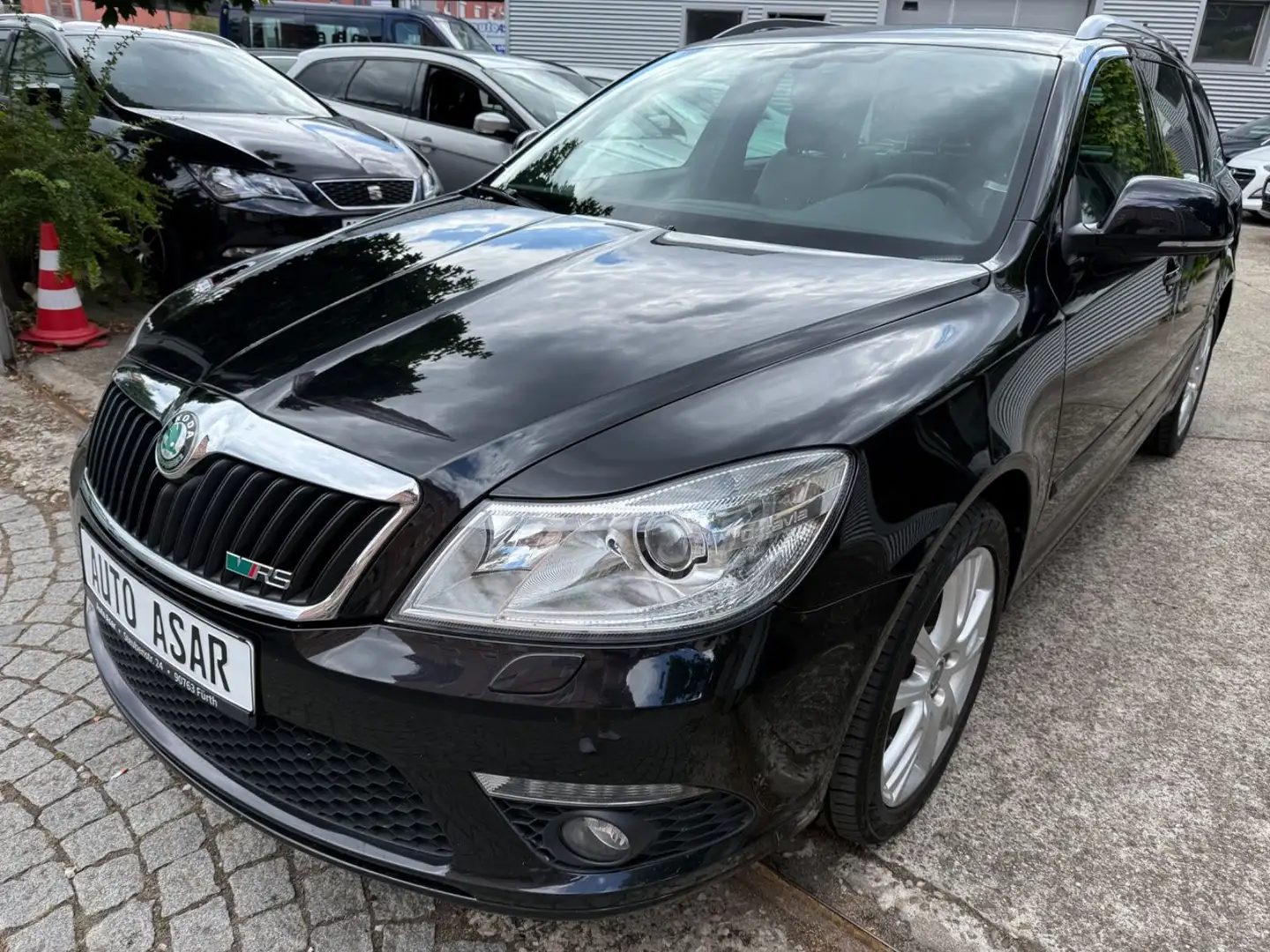 Skoda Octavia Combi RS  1.Hand/Automatik/Xenon Schwarz - 1