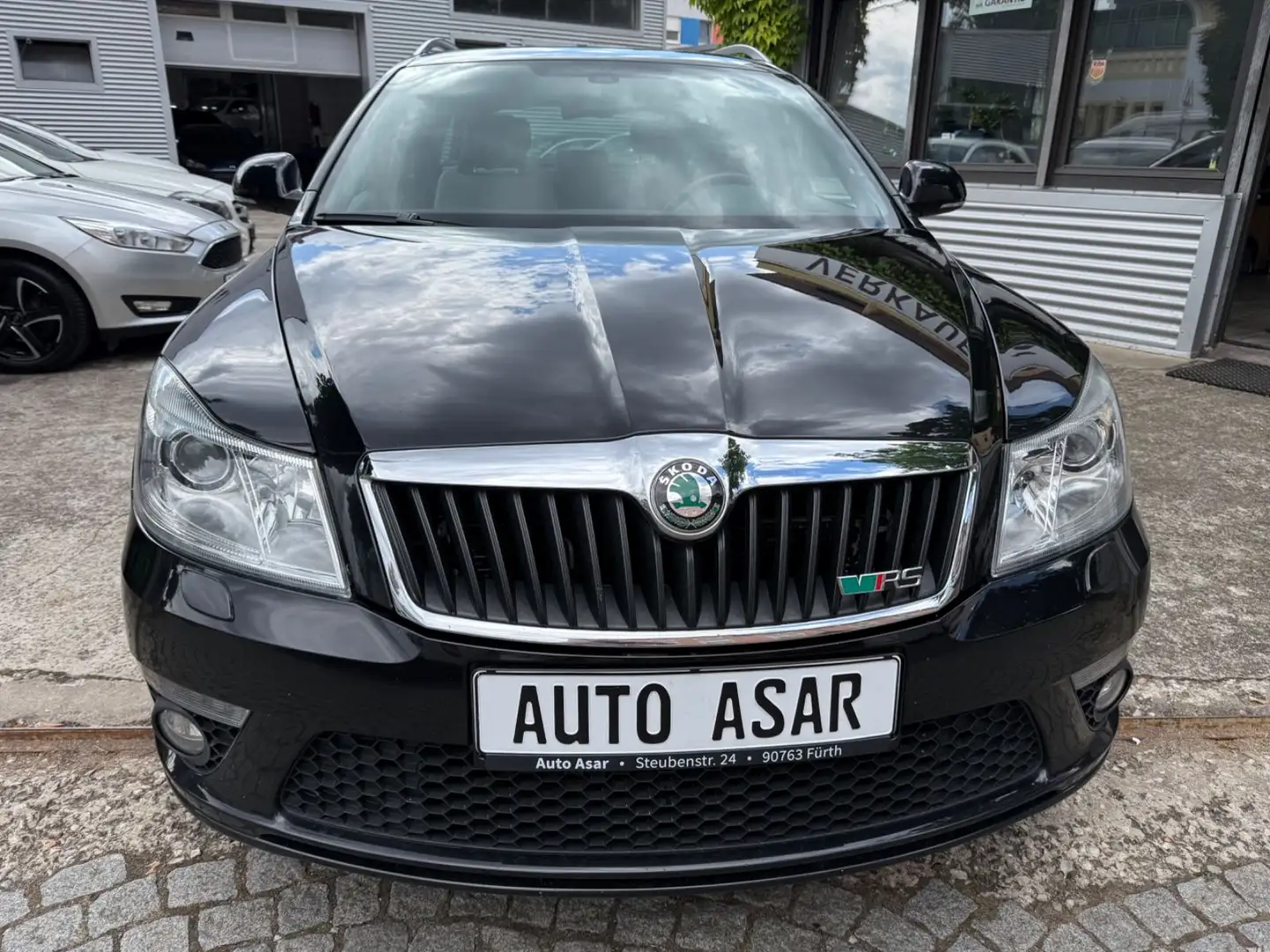 Skoda Octavia Combi RS  1.Hand/Automatik/Xenon Schwarz - 2