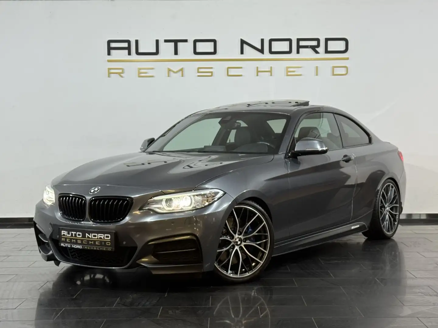 BMW 240 xDrive*M-Performance*S.Dach*Memory*Kamera* Silber - 1