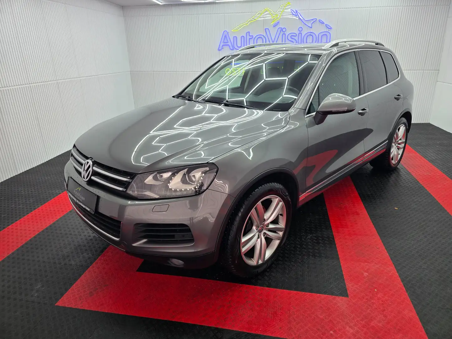 Volkswagen Touareg Volkswagen Touareg V6 TDI Bi Xen Navi Kamera AHK L Grau - 1