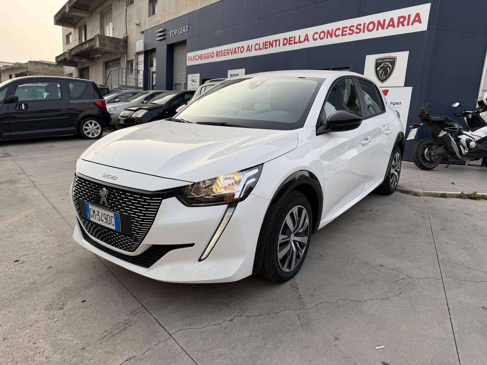 Peugeot 208