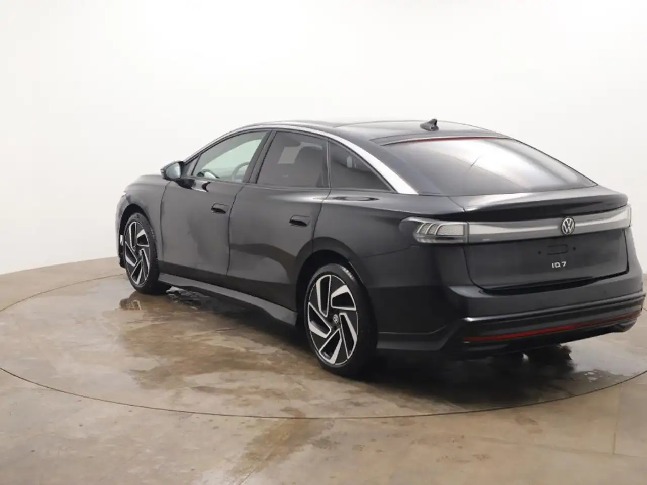 Volkswagen ID.7 PRO 82 kWh +H&K +PANO +360" +DCC +IQ.LIGHT +ACC + 4