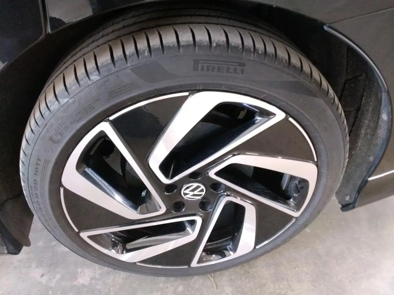 Volkswagen ID.7 PRO 82 kWh +H&K +PANO +360" +DCC +IQ.LIGHT +ACC + 6