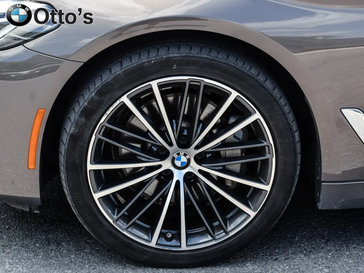 BMW 5 Series photo BMW 5 Series