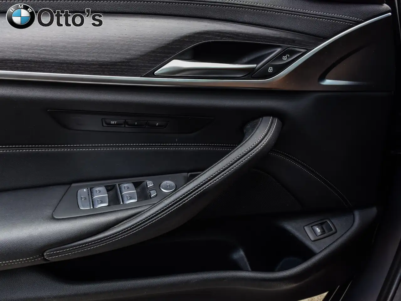 BMW 5 Series photo BMW 5 Series