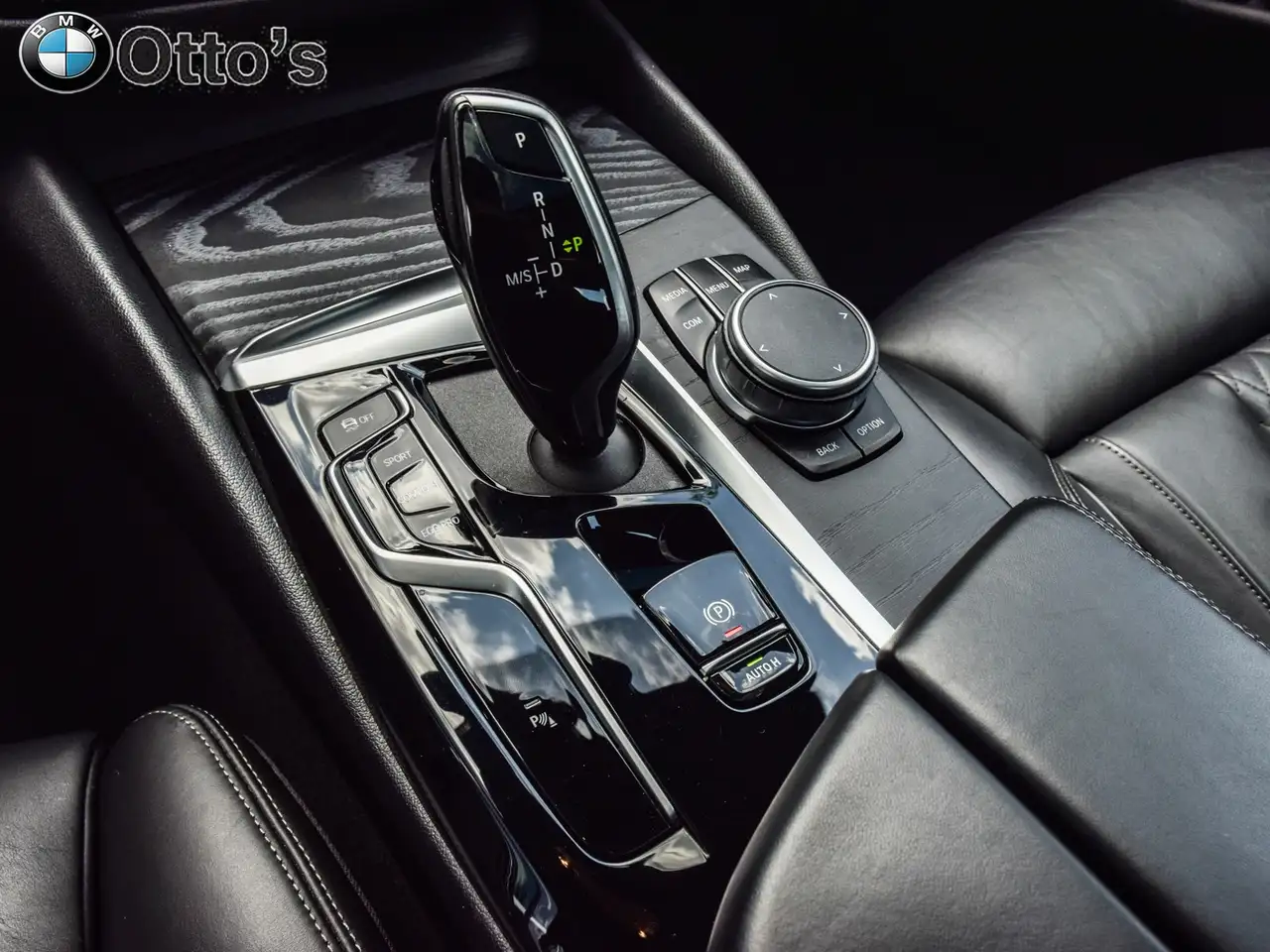 BMW 5 Series photo BMW 5 Series