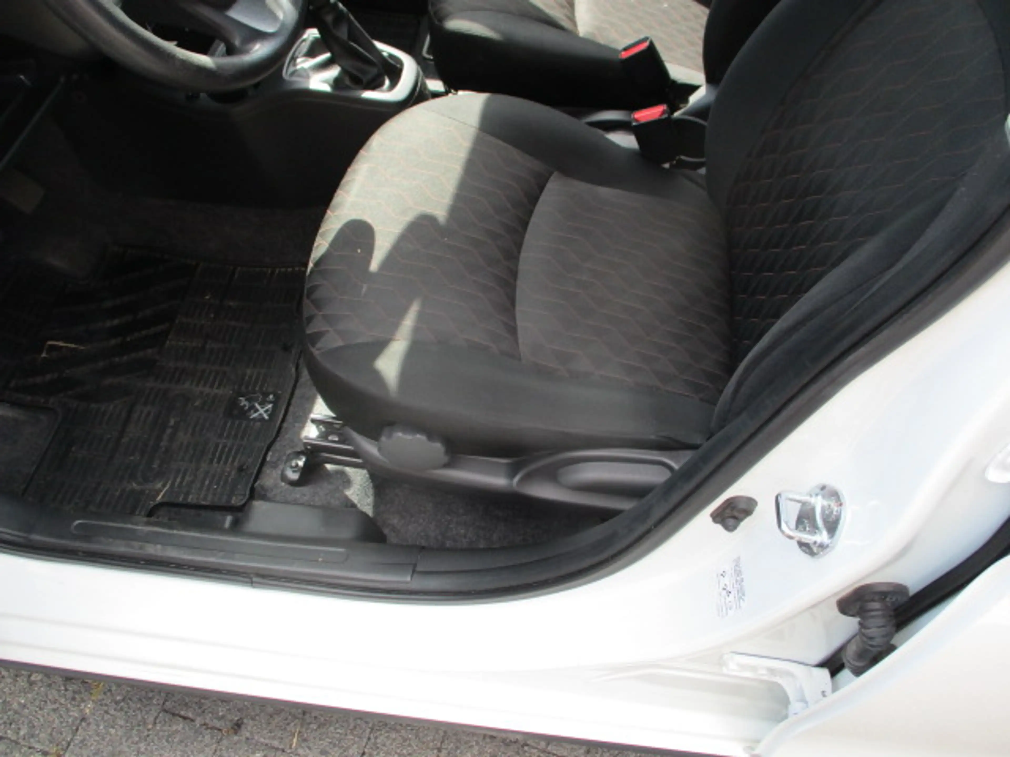Mitsubishi Space Star Space Star 1.2 Spirit — photo 12